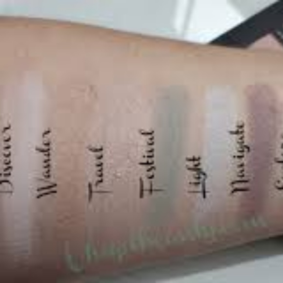 New! Cargo WANDERLUST 12-Pan Eye Shadow Palette - Picture 2 of 6